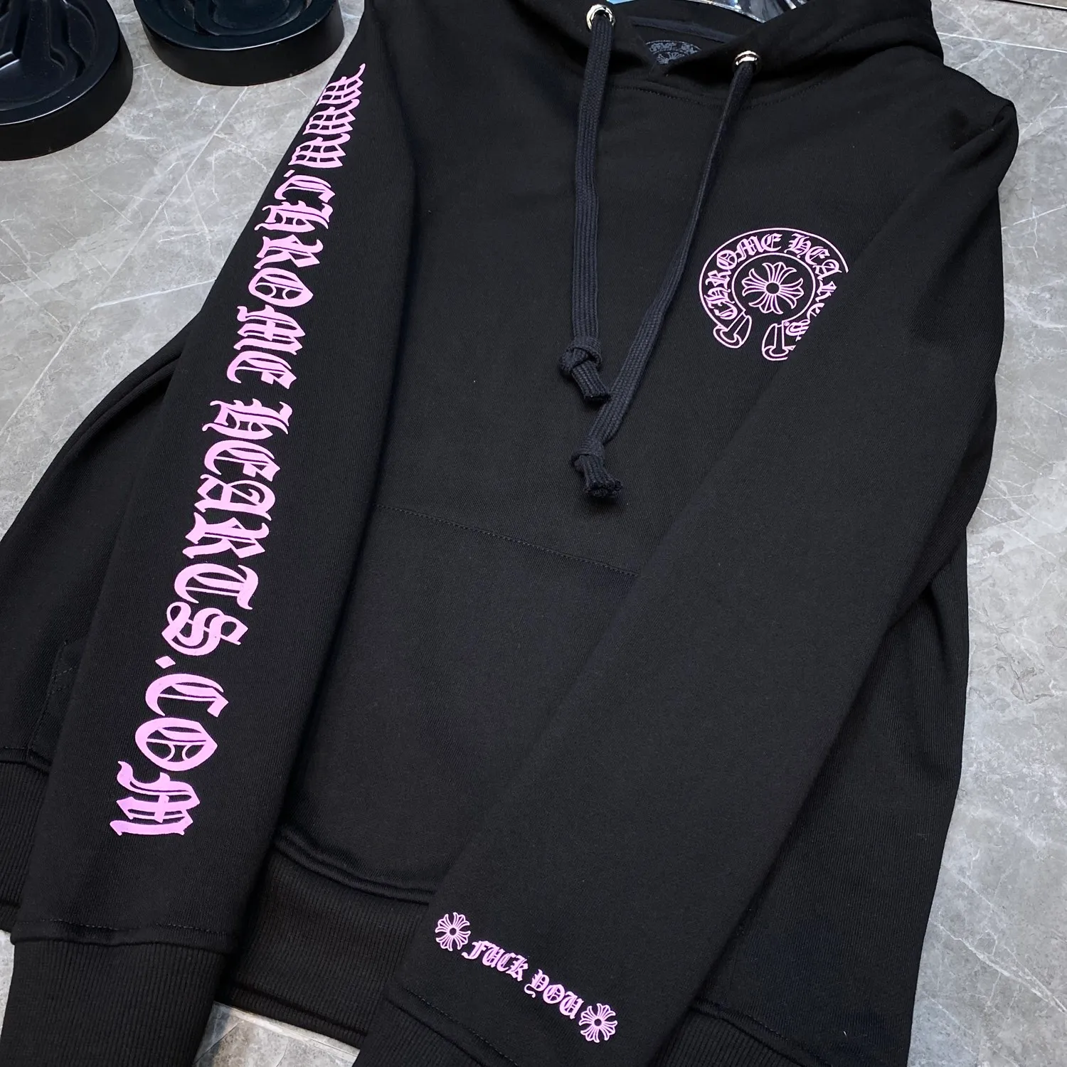 P246 Chrome Hearts Autumn and Winter 2025 simultaneous sale at counters ❤️ Chrome Hearts Sakura Pink Classic Horseshoe Sanskrit Letter Sweatshirt Imported Environmentally Friendly Glue Printing and Dyeing Improved Customized Version 1:1 High-Gram Weight High-Quality Fabric Recommended Color: Black Code Number: S, M, L, XL